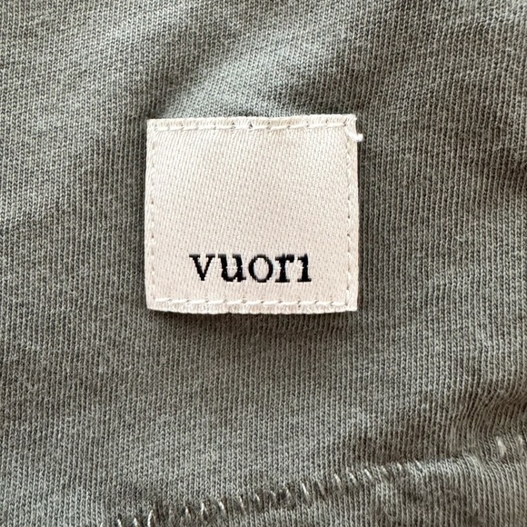 Vuori Women’s Sutton V Neck Tee - Picture 8 of 12